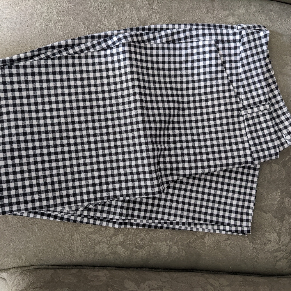 Old Navy Black & White Plaid Pixie Pants